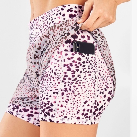 Fabletics‎ Spotted Orchid Olesia Shorts - Picture 2 of 11